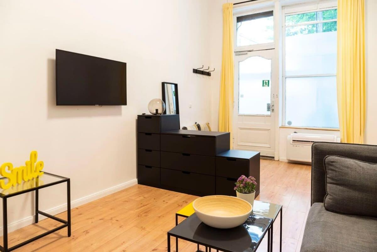 Spacious Two Br Plus Ac Plus Selfcheckin Берлін Екстер'єр фото