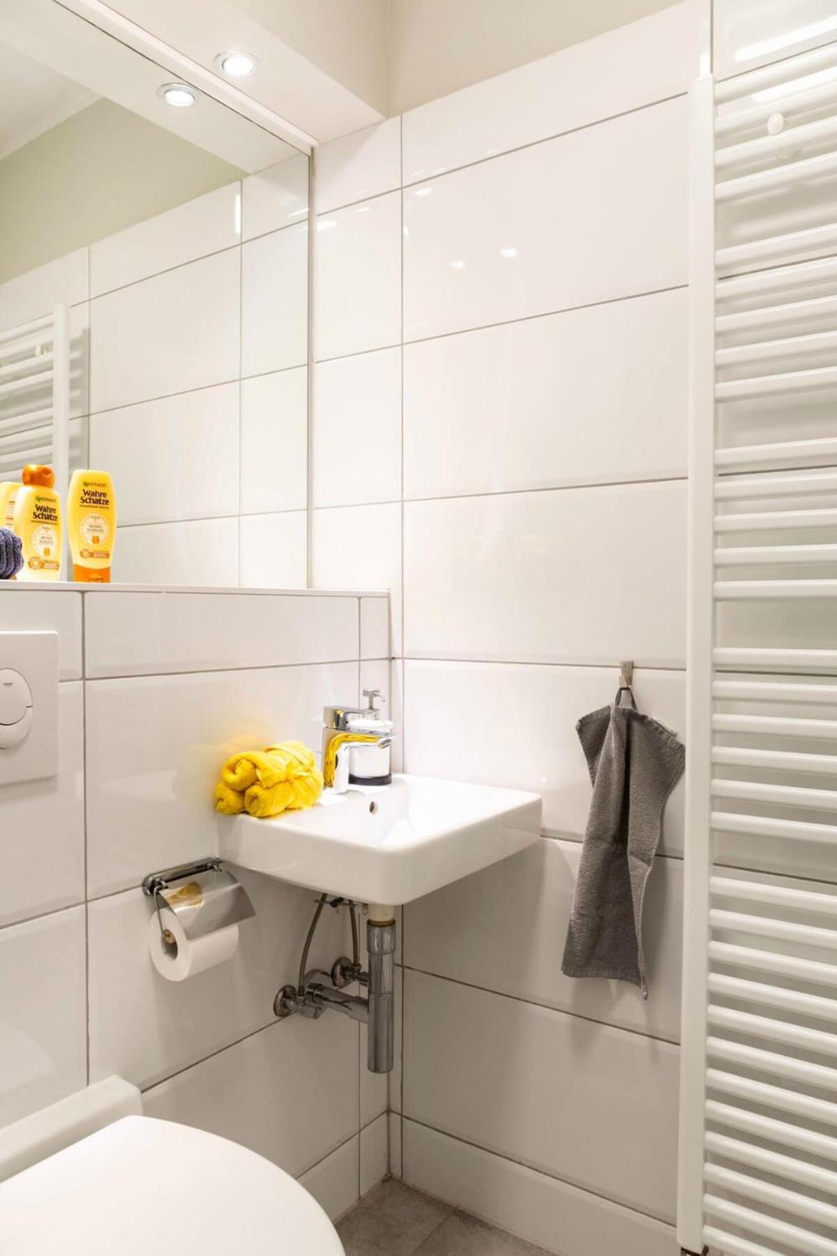 Spacious Two Br Plus Ac Plus Selfcheckin Берлін Екстер'єр фото